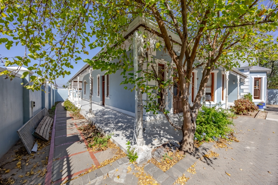 7 Bedroom Property for Sale in Wynberg Western Cape